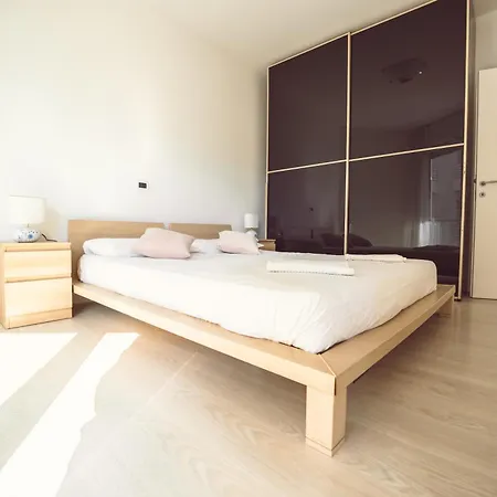 Aurea Frontemare Nel Centro Citta Di 아파트 리그나노 사비아도로